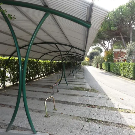 Apartman Bright Flat In A With Shared Pool