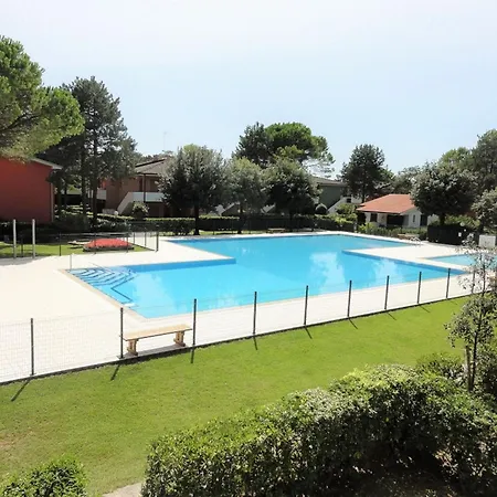 Apartmán Bright Flat In A With Shared Pool Bibione