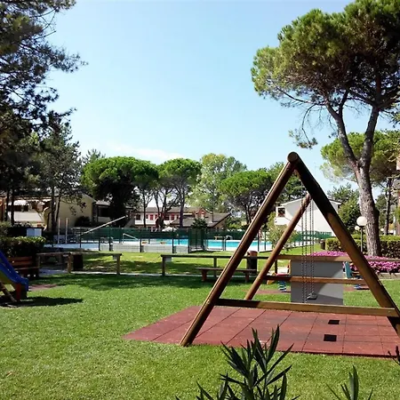 Bright Flat In A With Shared Pool Apartmán