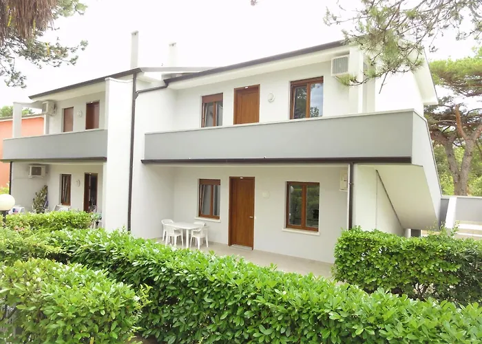 Bright Flat In A With Shared Pool 아파트 *