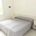 Bright Flat In A With Shared Pool